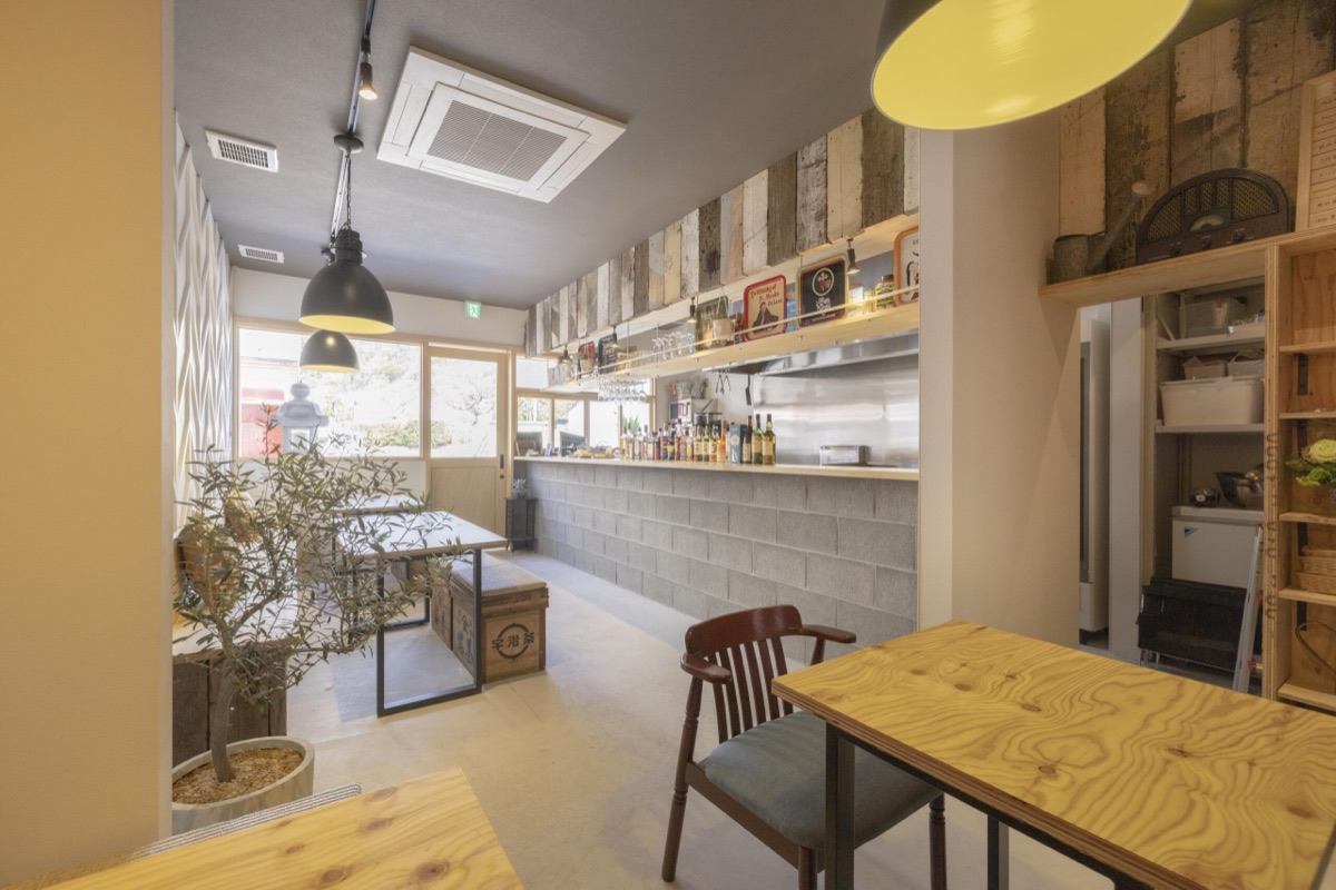 SANDOの店内
